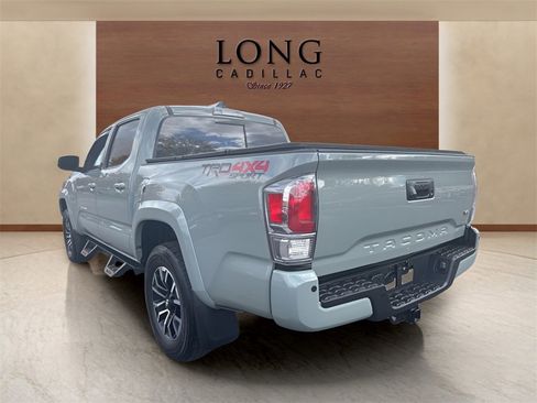 Used 2022 Toyota Tacoma TRD Off-Road image 7