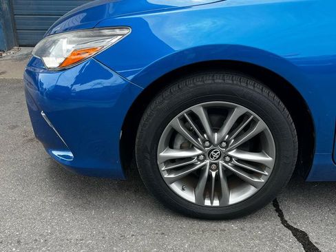 Used 2017 Toyota Camry LE FWD image 2