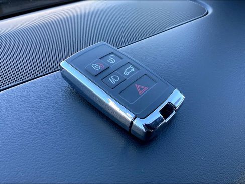 Used 2022 Land Rover Range Rover Sport HSE Silver Edition image 14