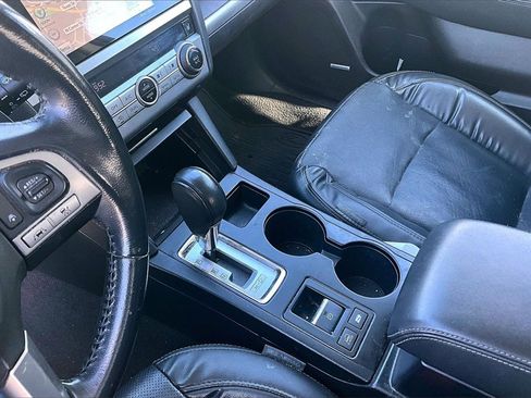 Used 2016 Subaru Outback 2.5i Limited image 11