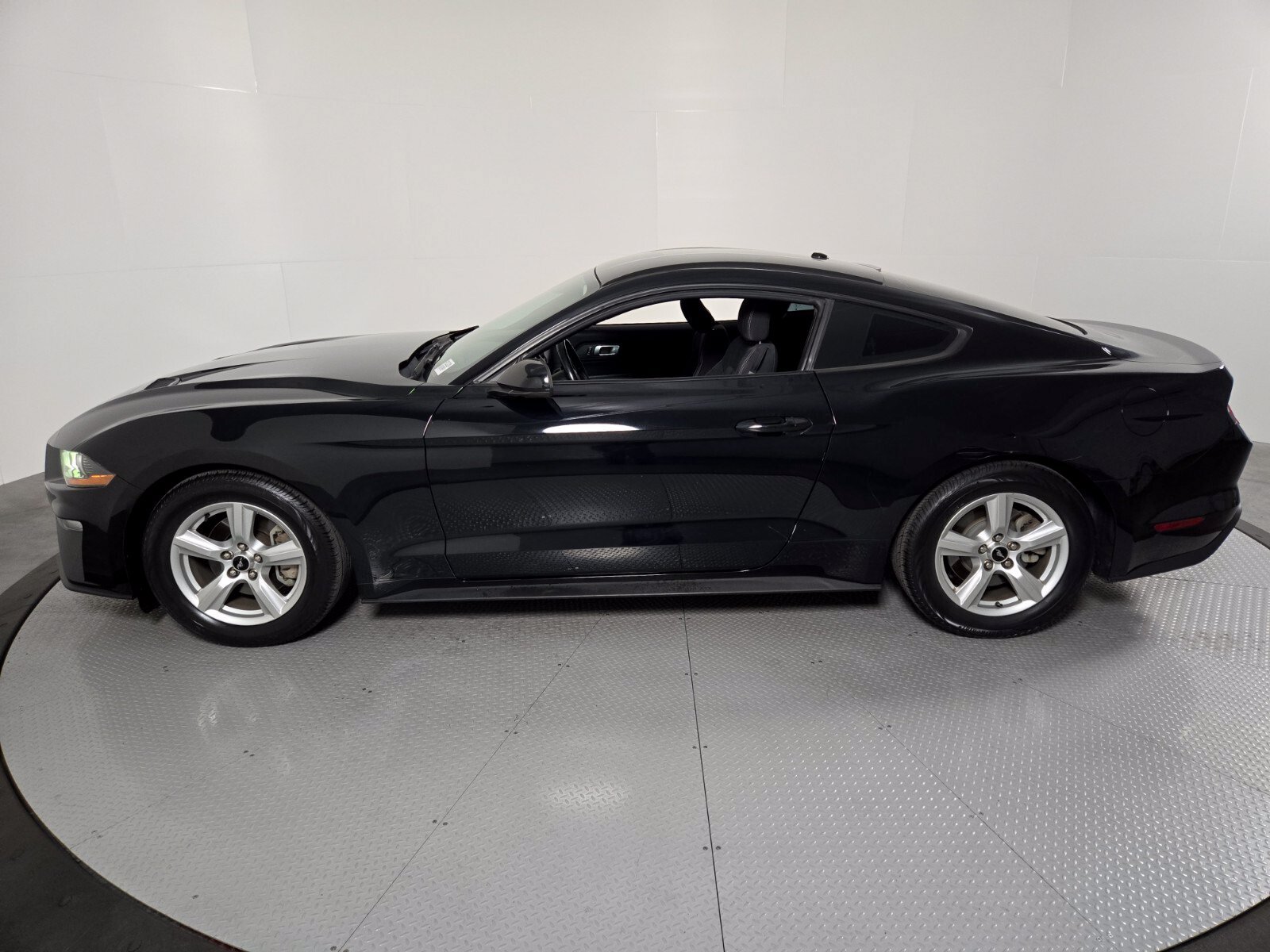 Used 2019 Ford Mustang Coupe w/ Ford Safe & Smart Package RWD image 31