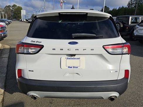 Used 2020 Ford Escape SE image 10