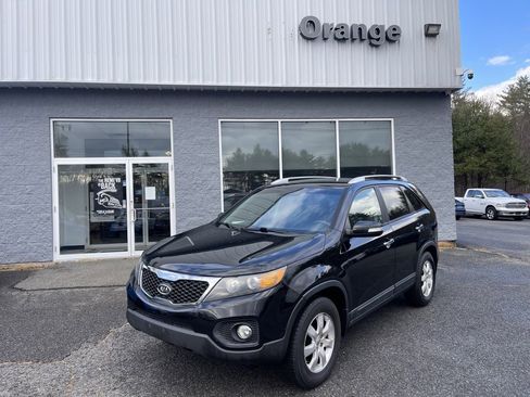 Used 2013 Kia Sorento LX w/ Convenience Pkg image 2