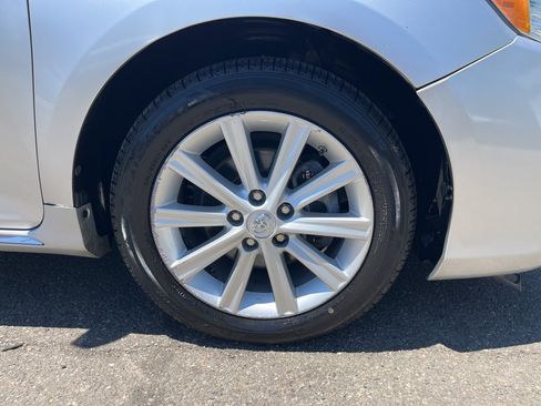 Used 2014 Toyota Camry XLE w/ Convenience Package FWD image 18
