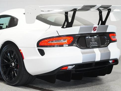 Used 2016 Dodge Viper ACR w/ Extreme Aero Package RWD image 9