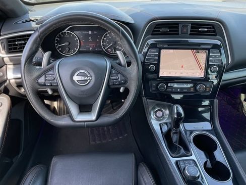 Used 2023 Nissan Maxima SR w/ Sport Mat Group FWD image 11