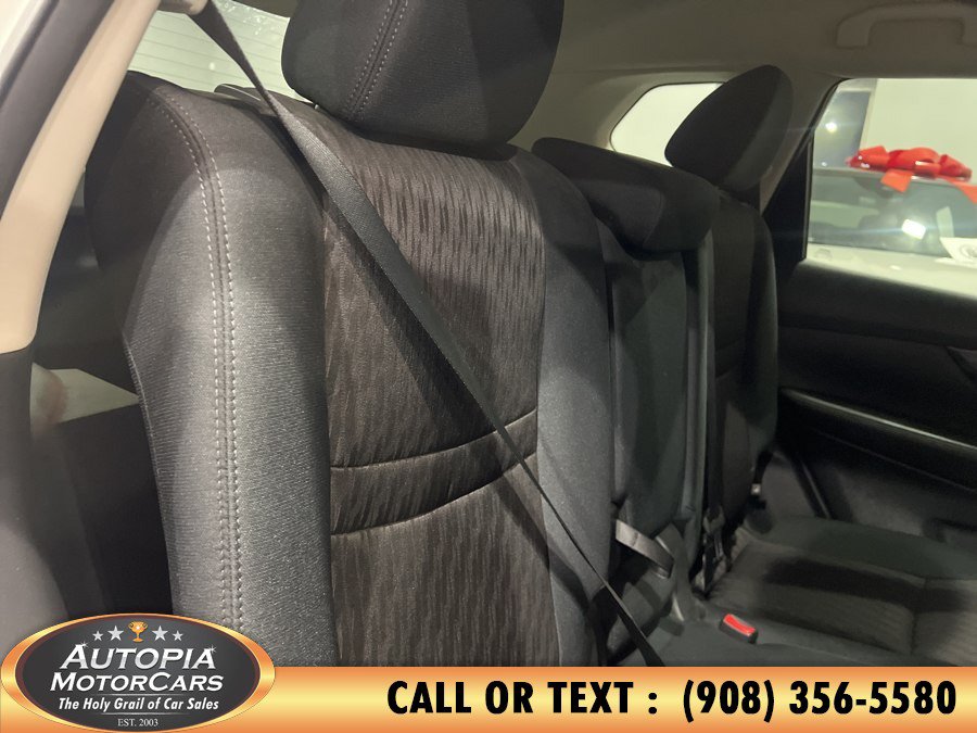 Used 2017 Nissan Rogue SV AWD/4WD image 15