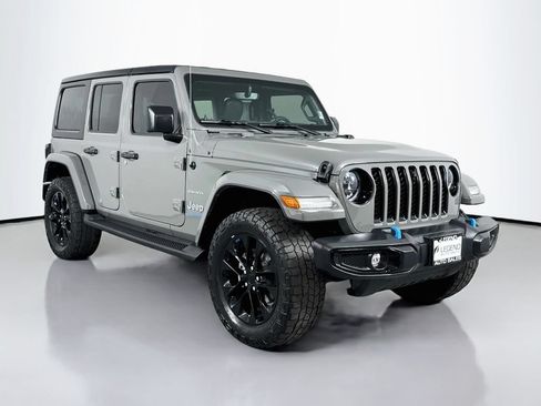 Used 2023 Jeep Wrangler Unlimited Sahara AWD/4WD image 4