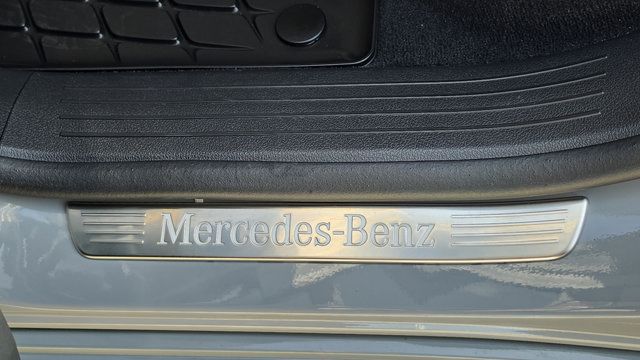 Used 2025 Mercedes-Benz GLE 450e 4MATIC image 34
