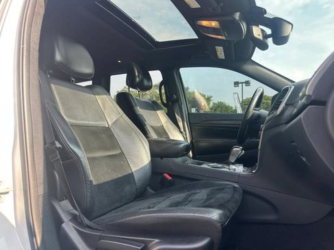 Used 2018 Jeep Grand Cherokee Altitude AWD/4WD image 11