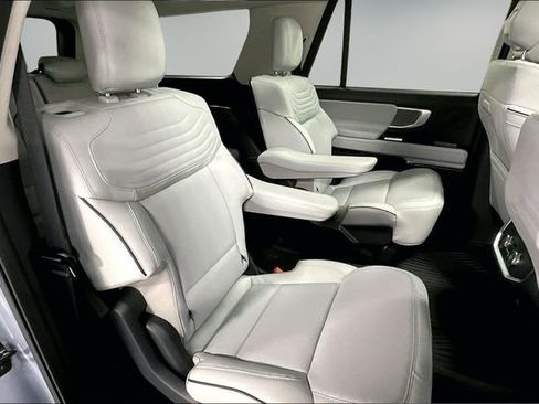 New 2026 Ford Expedition Max Platinum image 12