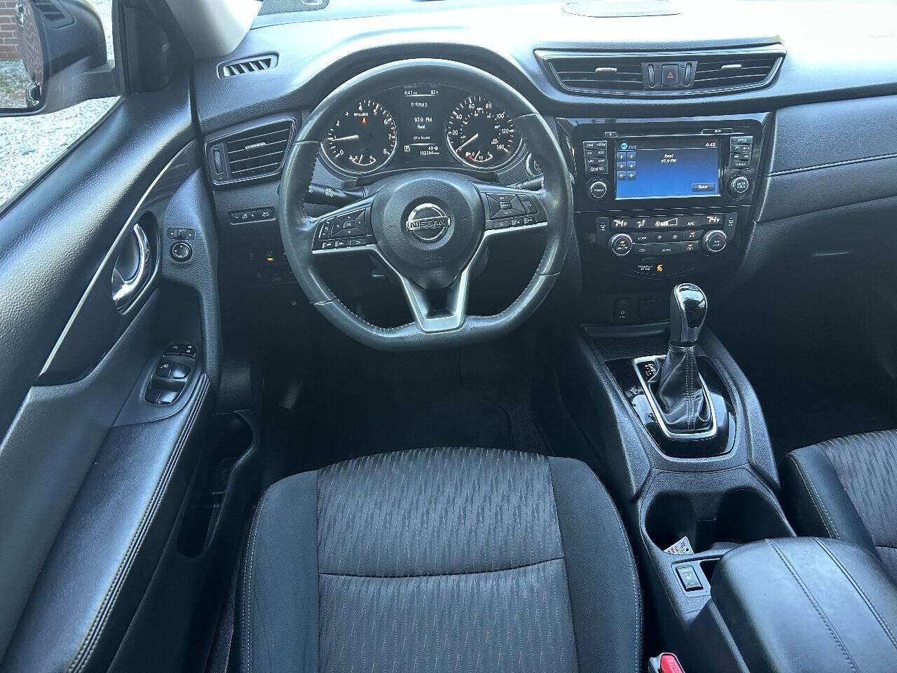 Used 2017 Nissan Rogue SV w/ Sun & Sound Touring Package AWD/4WD image 13