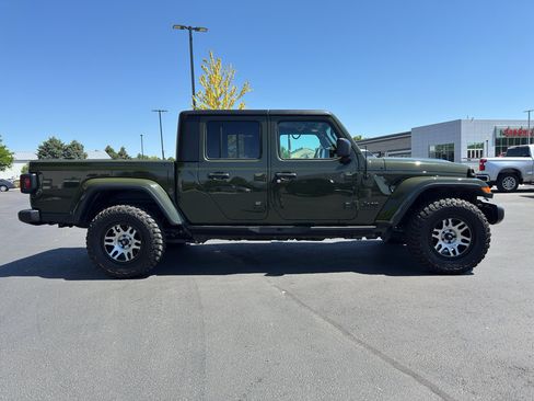 Used 2023 Jeep Gladiator Sport AWD/4WD image 2
