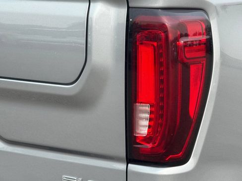 Used 2025 GMC Sierra 1500 SLT AWD/4WD image 47