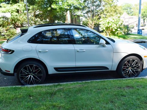 Used 2023 Porsche Macan S AWD/4WD image 7