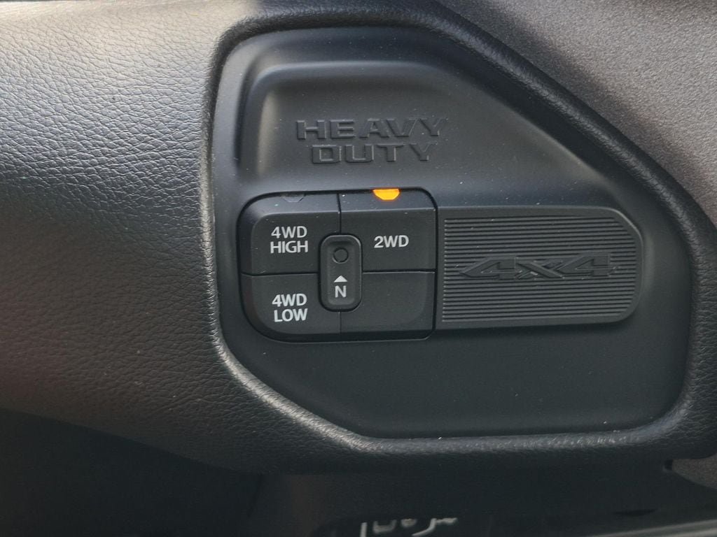 Used 2024 RAM 3500 Tradesman w/ Chrome Appearance Group AWD/4WD image 31