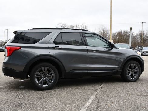 Used 2023 Ford Explorer XLT w/ Equipment Group 202A image 7