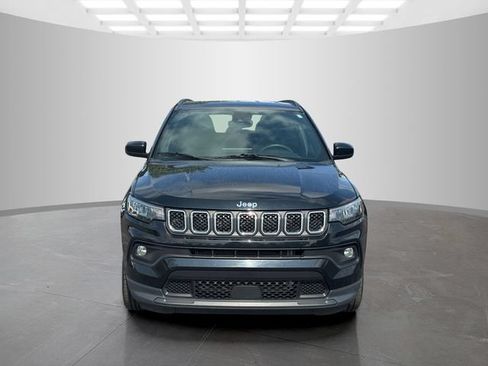Certified 2024 Jeep Compass Latitude AWD/4WD image 2