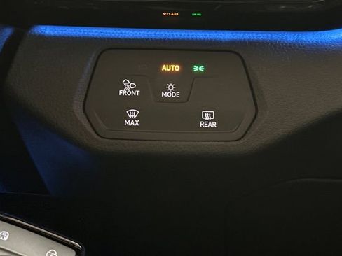 Certified 2022 Volkswagen ID.4 Pro S image 34