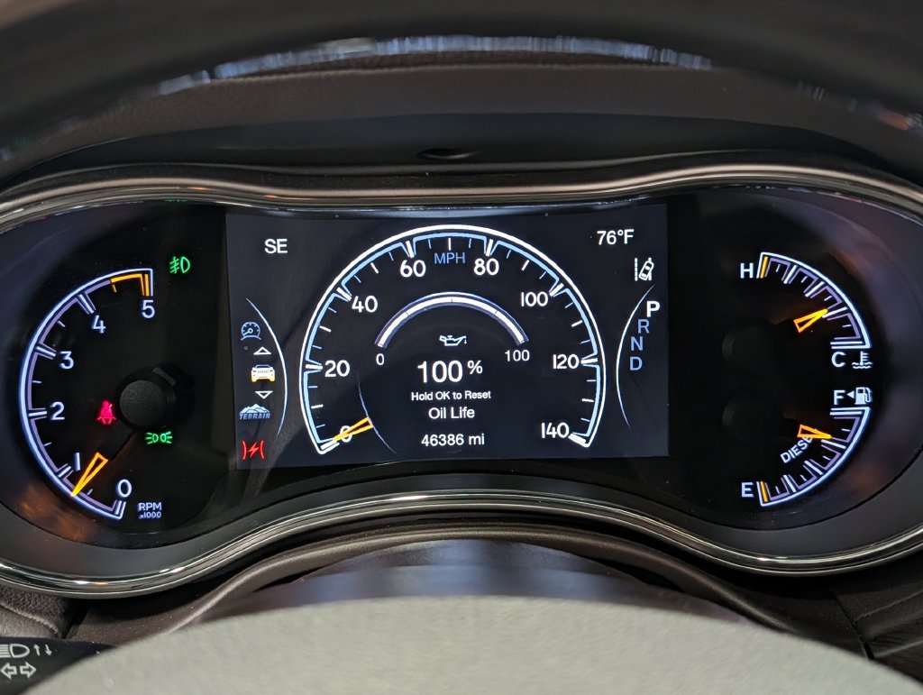 Used 2018 Jeep Grand Cherokee Overland AWD/4WD image 7