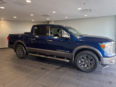 Used 2018 Nissan Titan Platinum Reserve image 5
