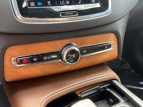 Certified 2024 Volvo XC90 T8 Plus w/ Protection Package Premier image 21