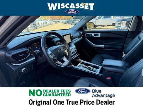 Certified 2022 Ford Explorer XLT w/ Equipment Group 202A image 4