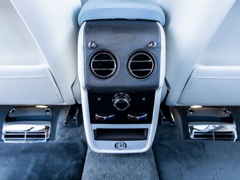 Used 2025 Rolls-Royce Cullinan image 50