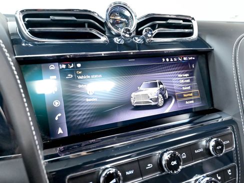 Used 2021 Bentley Bentayga w/ First Edition Specification AWD/4WD image 74