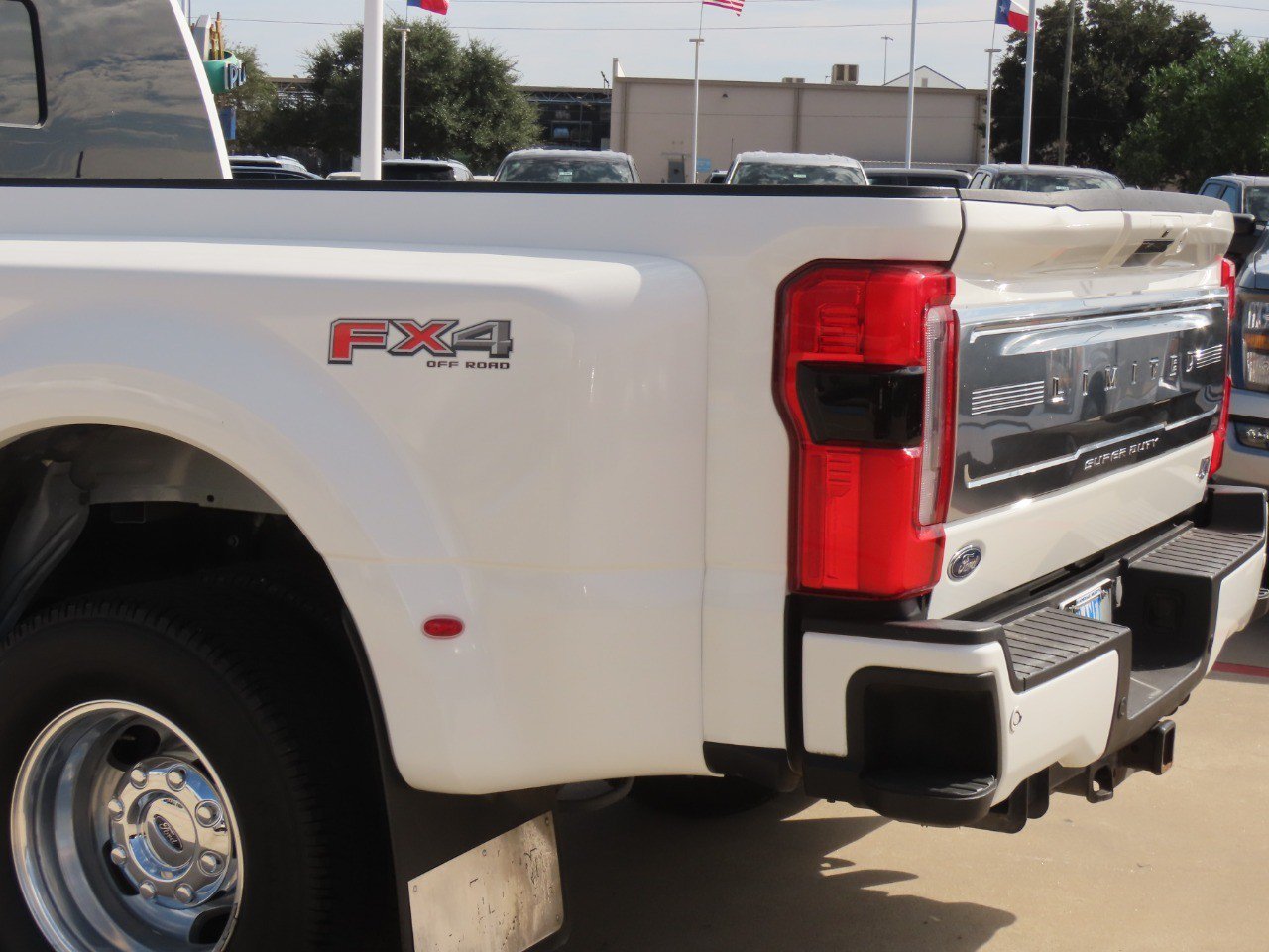 Used 2024 Ford F350 Limited w/ FX4 Off-Road Package AWD/4WD image 15