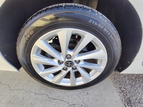 Used 2022 Toyota Camry LE image 19