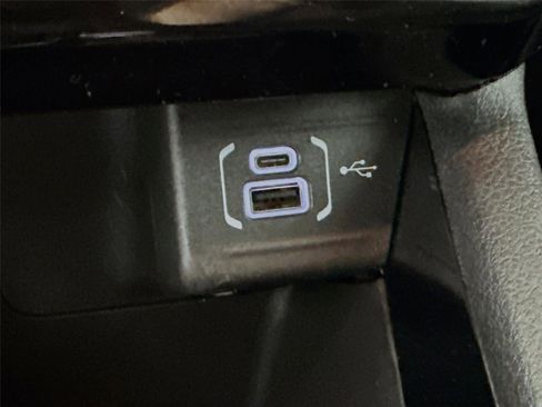 Used 2025 Jeep Compass Trailhawk AWD/4WD image 30