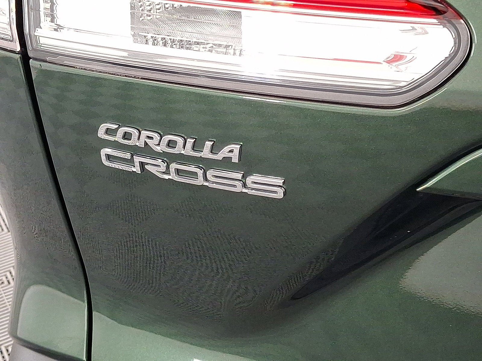 Used 2023 Toyota Corolla Cross LE AWD/4WD image 15