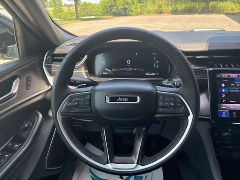 Used 2024 Jeep Grand Cherokee Limited 4xe image 17