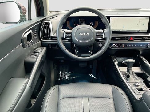 Certified 2025 Kia Sorento S w/ Panoramic Sunroof Package image 21