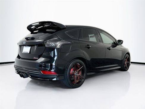Used 2018 Ford Focus ST w/ Equipment Group 402A FWD image 20