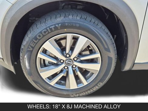 Used 2025 Nissan Pathfinder SL FWD image 11