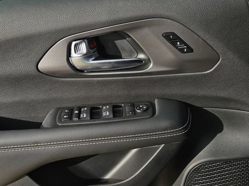 New 2026 Chrysler Pacifica Select image 11