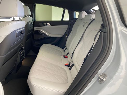 New 2026 BMW X6 xDrive40i image 13