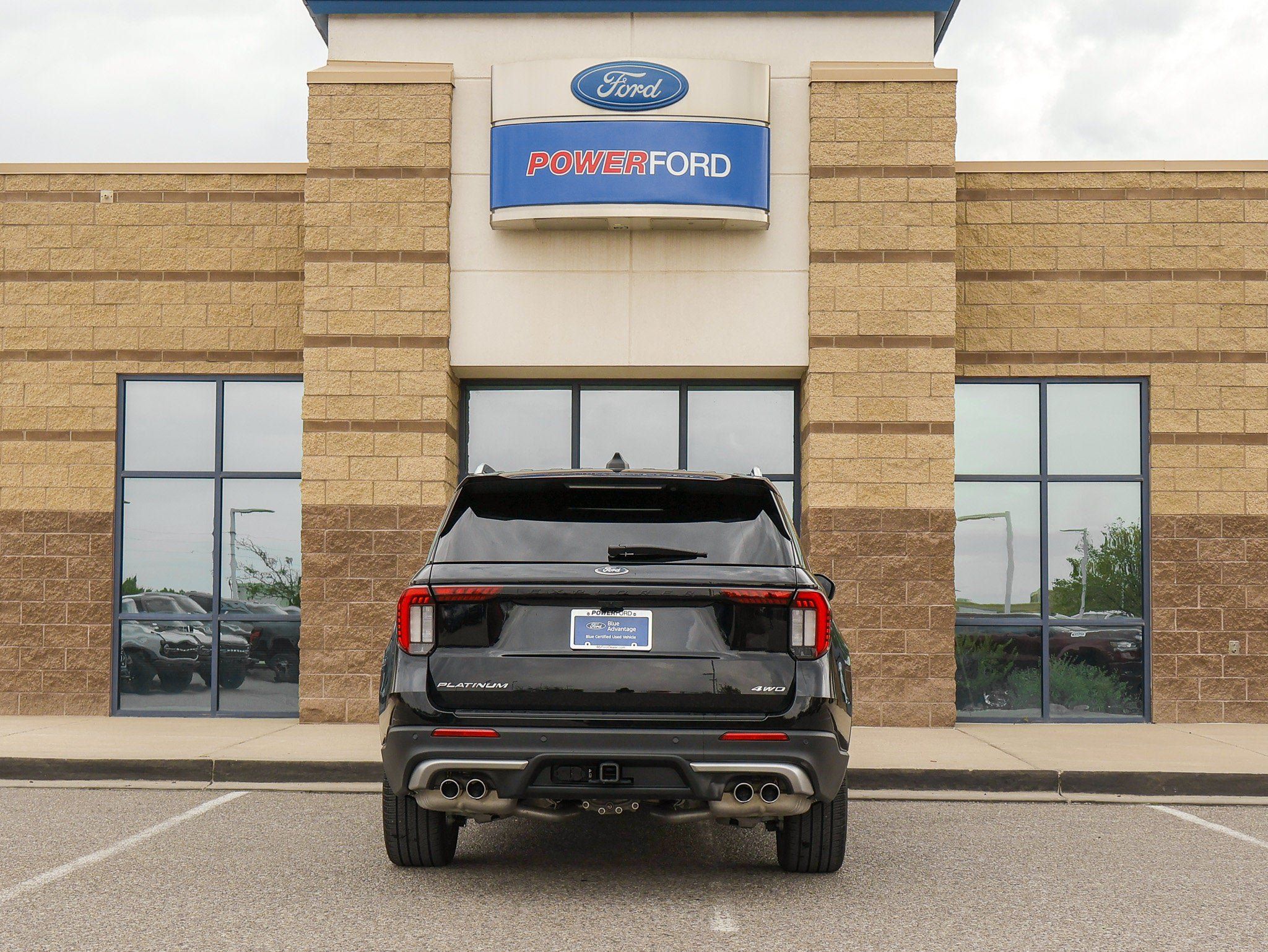 Certified 2025 Ford Explorer Platinum w/ Ultimate Package AWD/4WD image 7
