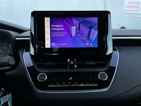 Used 2025 Toyota Corolla LE image 24