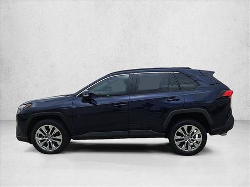 Used 2022 Toyota RAV4 XLE Premium FWD image 9