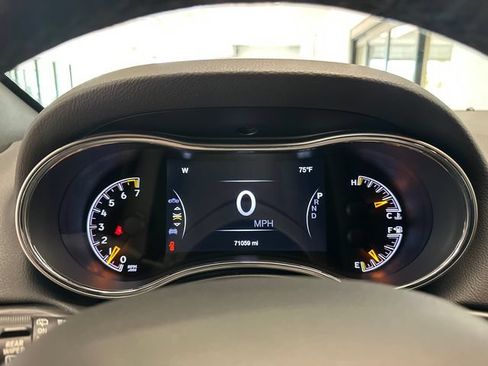 Used 2019 Jeep Grand Cherokee Limited AWD/4WD image 18