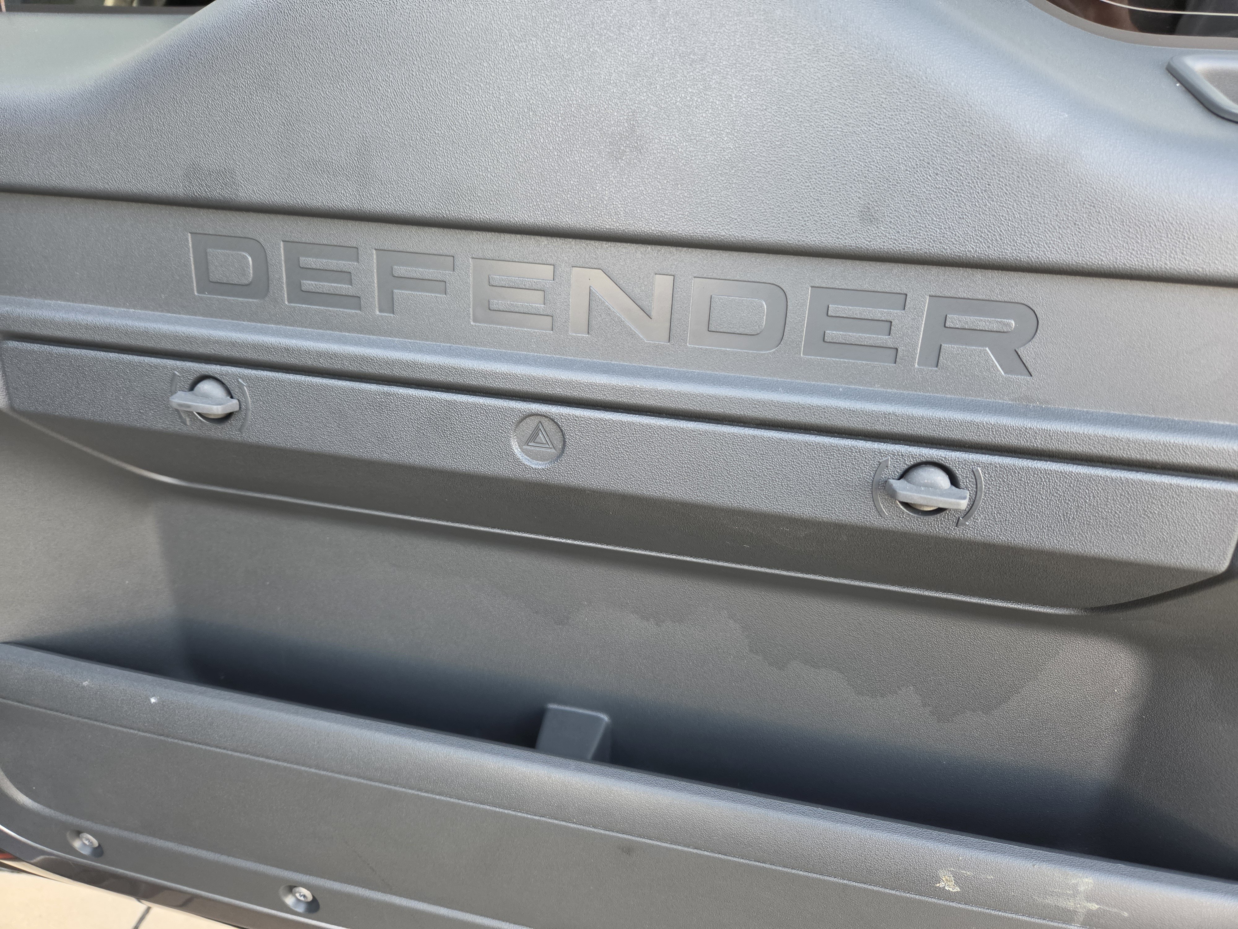 Certified 2023 Land Rover Defender 130 X-Dynamic SE AWD/4WD image 34