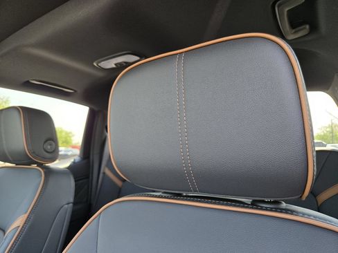 New 2026 GMC Canyon AT4 w/ Technology Plus Package AWD/4WD image 9