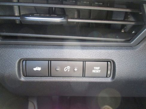 Used 2024 Nissan Altima 2.5 SV image 27