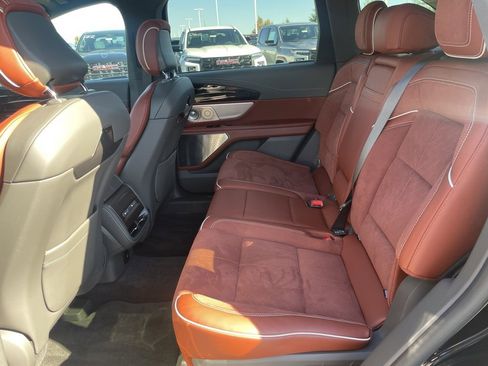 Used 2024 Lincoln Nautilus Black Label image 28