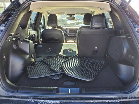 Certified 2022 Jeep Cherokee Trailhawk w/ Sound & Nav Group image 26