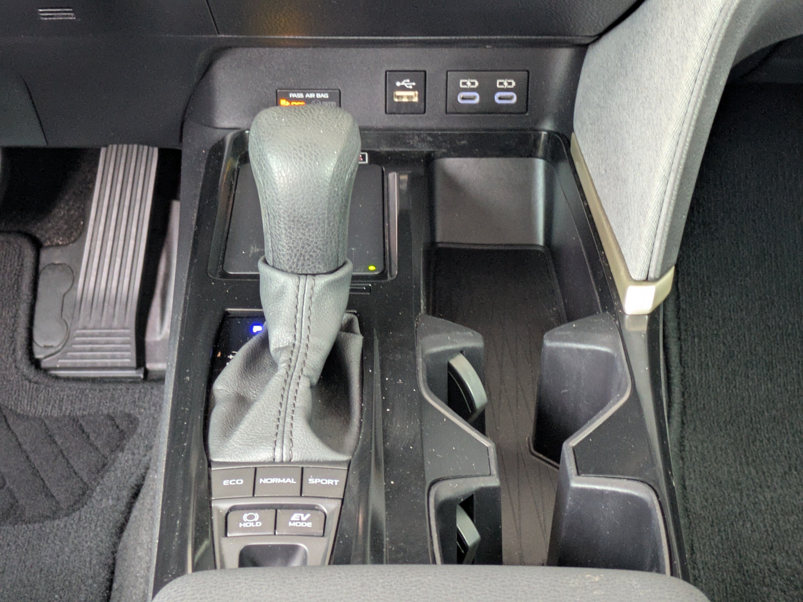 Used 2025 Toyota Camry LE w/ Convenience Package FWD image 19