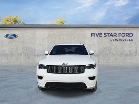 Used 2022 Jeep Grand Cherokee Laredo X AWD/4WD image 3